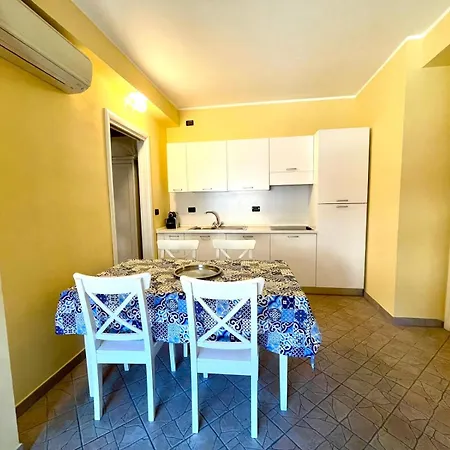 Hostdomus - Sunflower Apartment Alassio