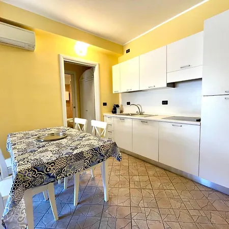 Apartment Hostdomus - Sunflower *