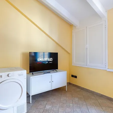 Hostdomus - Sunflower Apartment *